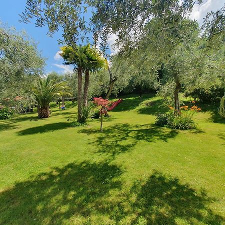 Casa Valenti Apartment Brenzone sul Garda Luaran gambar