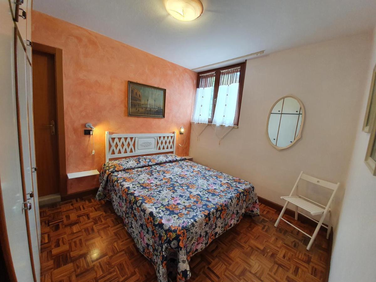Casa Valenti Apartment Brenzone sul Garda Luaran gambar