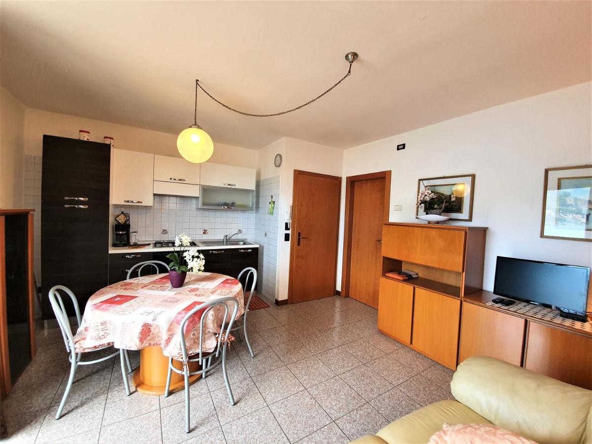 Casa Valenti Apartment Brenzone sul Garda Luaran gambar