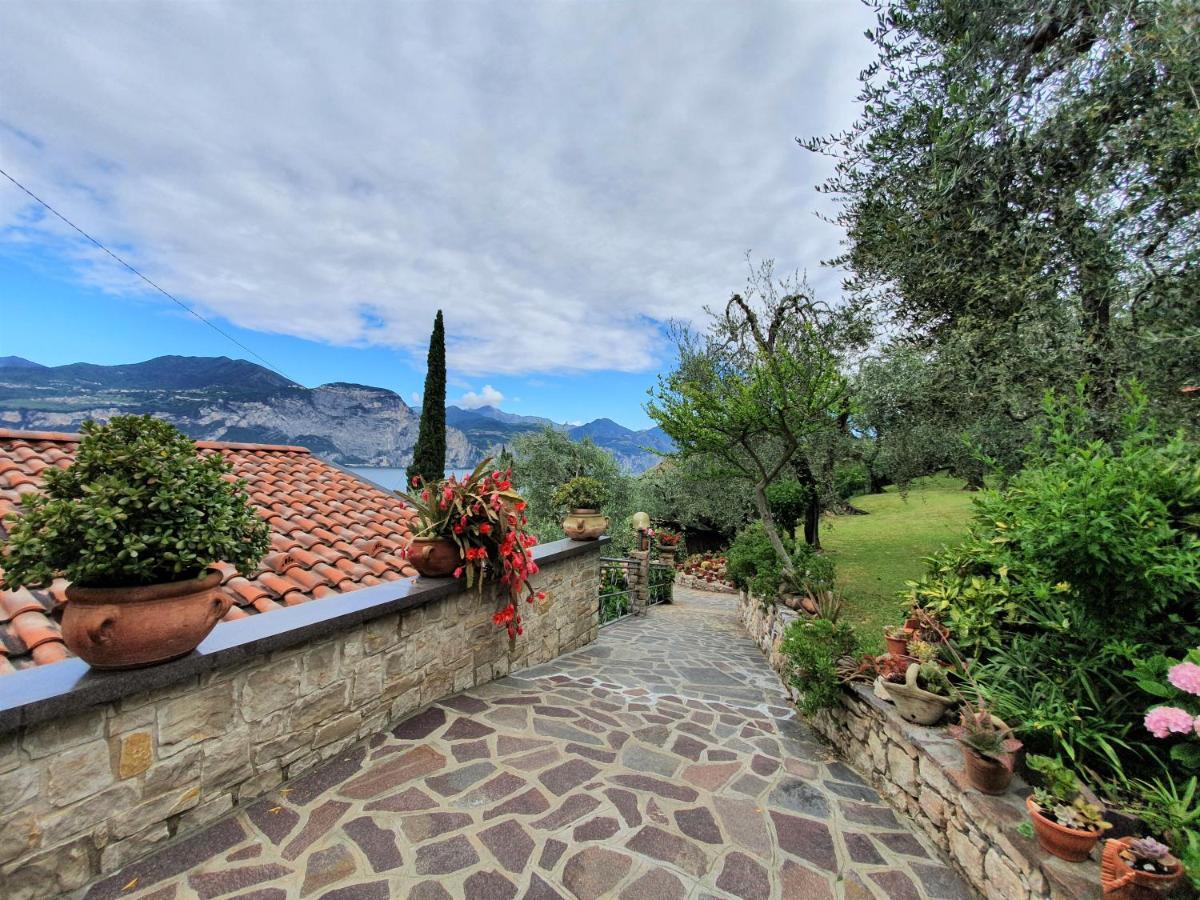 Casa Valenti Apartment Brenzone sul Garda Luaran gambar