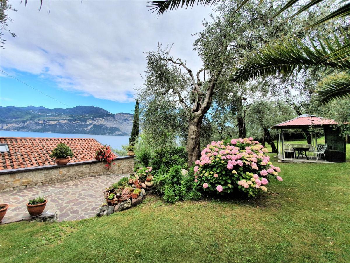 Casa Valenti Apartment Brenzone sul Garda Luaran gambar