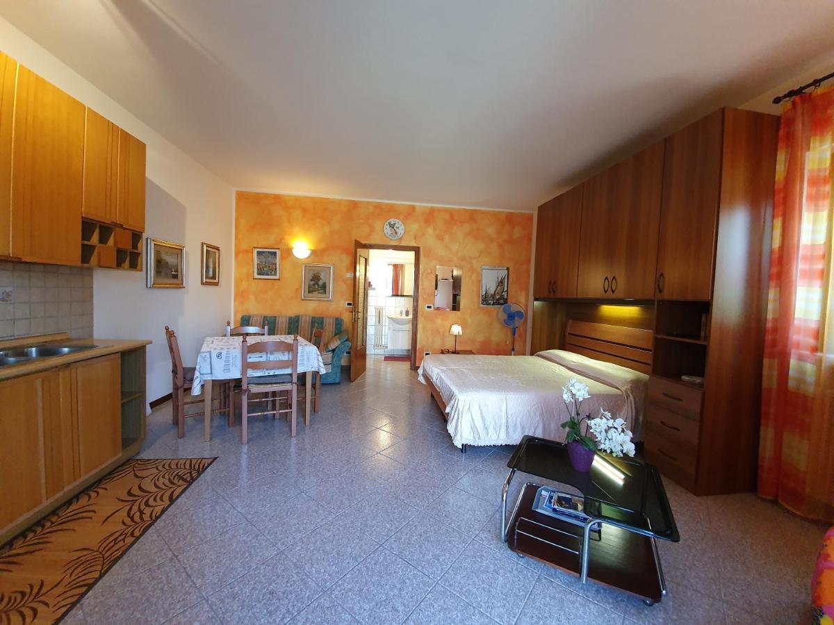 Casa Valenti Apartment Brenzone sul Garda Luaran gambar