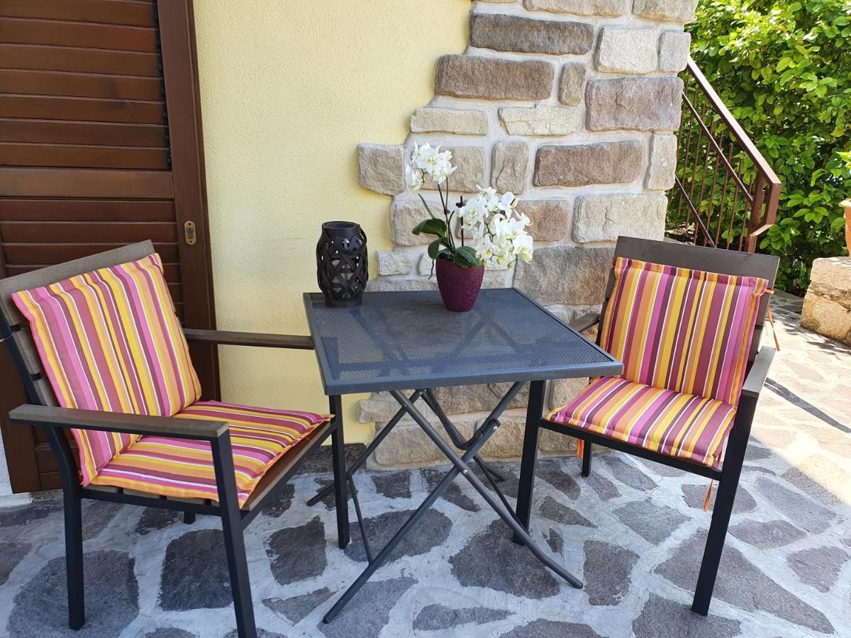 Casa Valenti Apartment Brenzone sul Garda Luaran gambar
