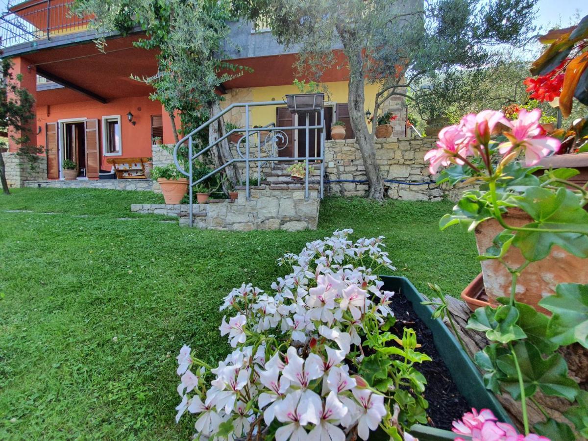 Casa Valenti Apartment Brenzone sul Garda Luaran gambar