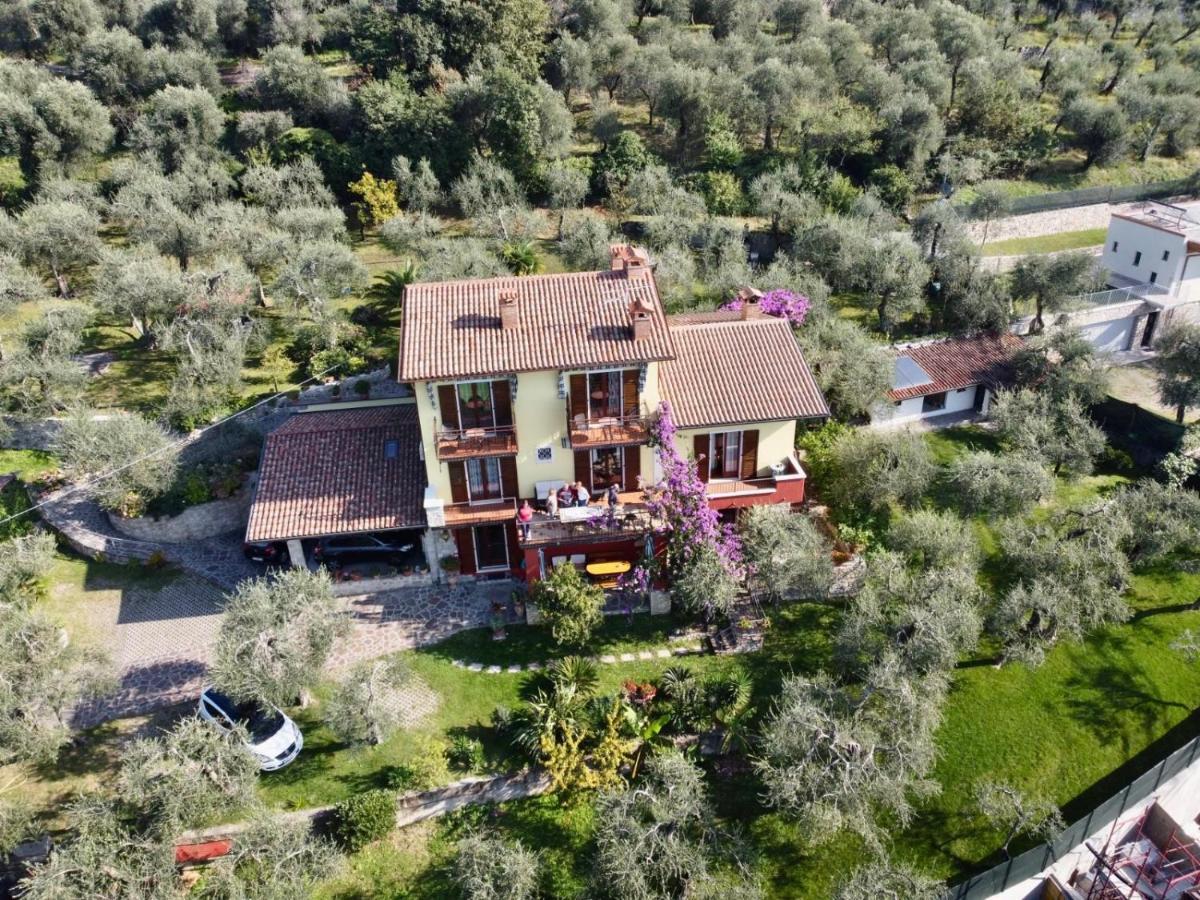 Casa Valenti Apartment Brenzone sul Garda Luaran gambar