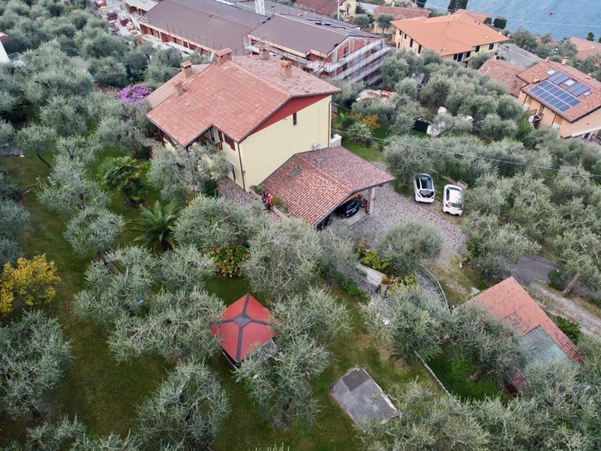 Casa Valenti Apartment Brenzone sul Garda Luaran gambar