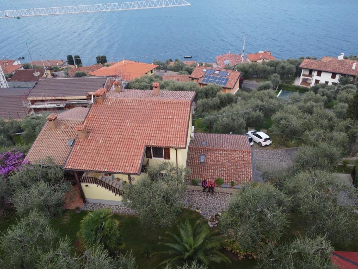 Casa Valenti Apartment Brenzone sul Garda Luaran gambar