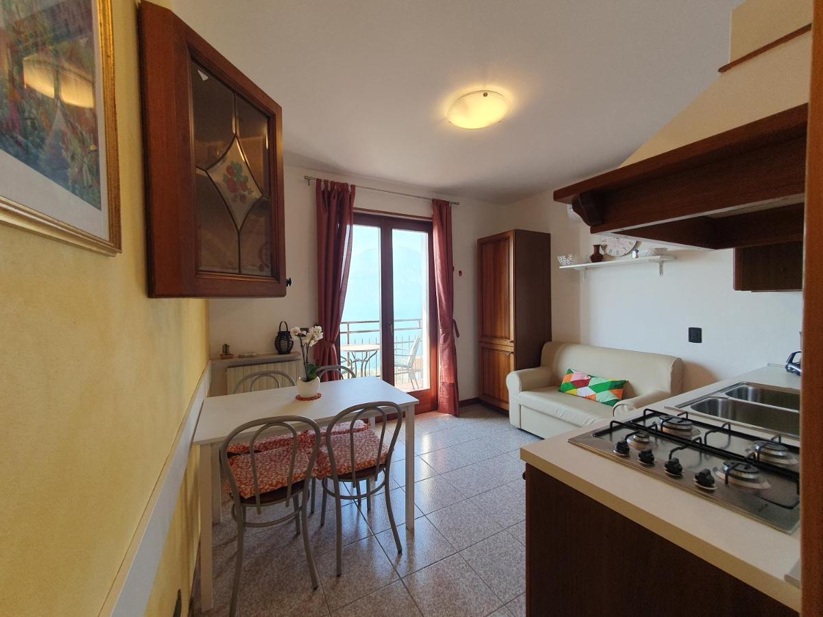 Casa Valenti Apartment Brenzone sul Garda Luaran gambar