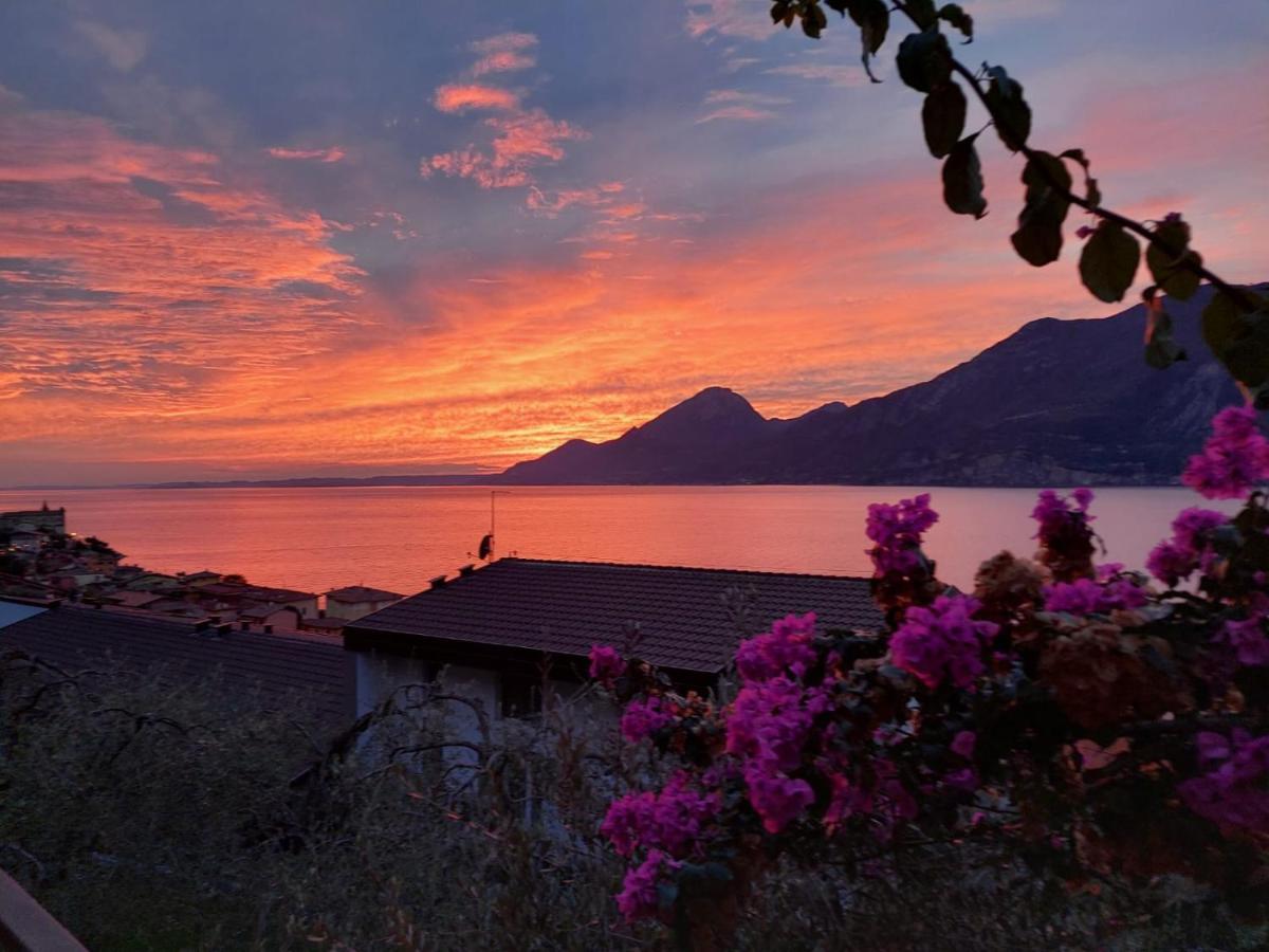 Casa Valenti Apartment Brenzone sul Garda Luaran gambar