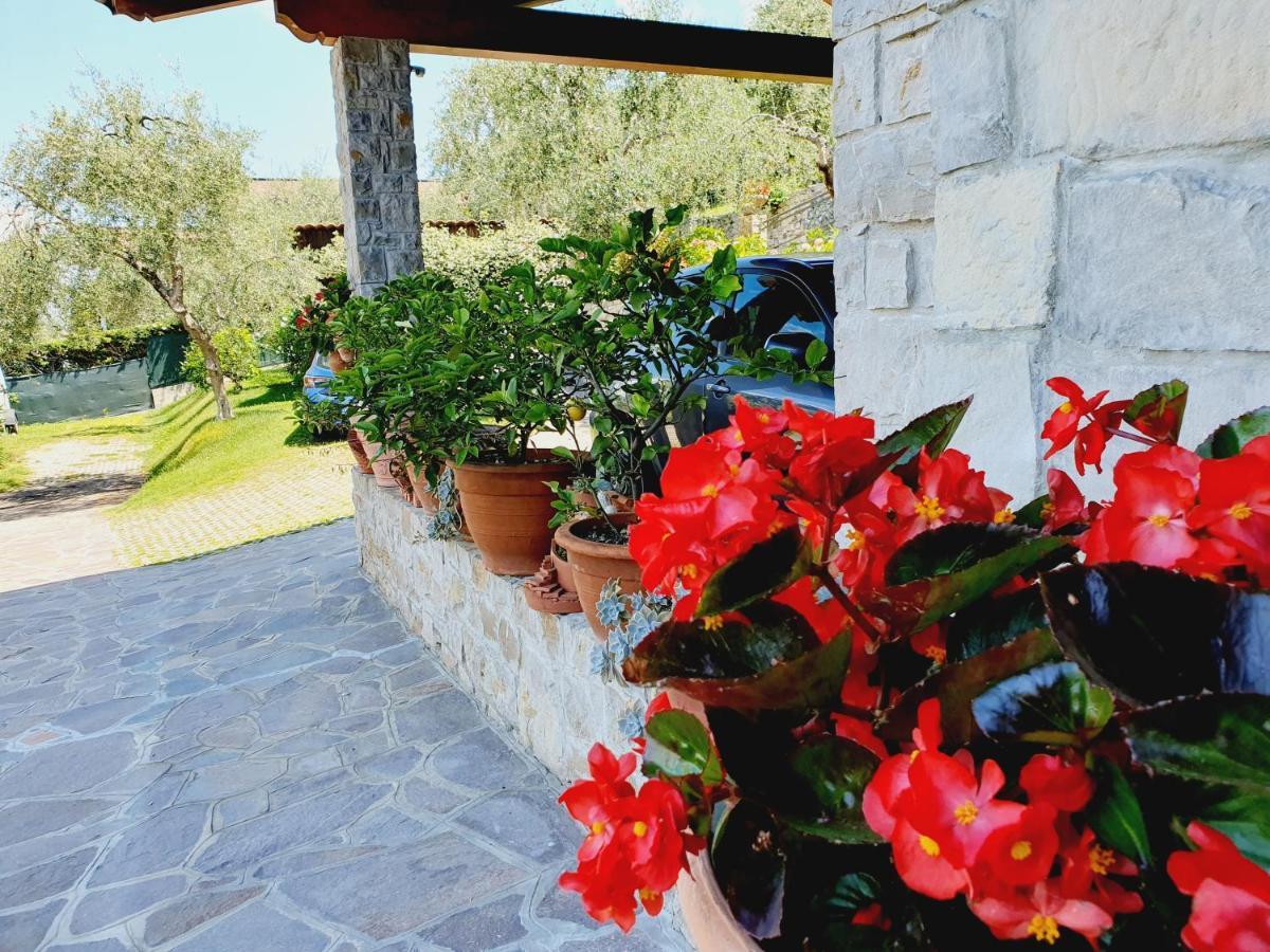 Casa Valenti Apartment Brenzone sul Garda Luaran gambar