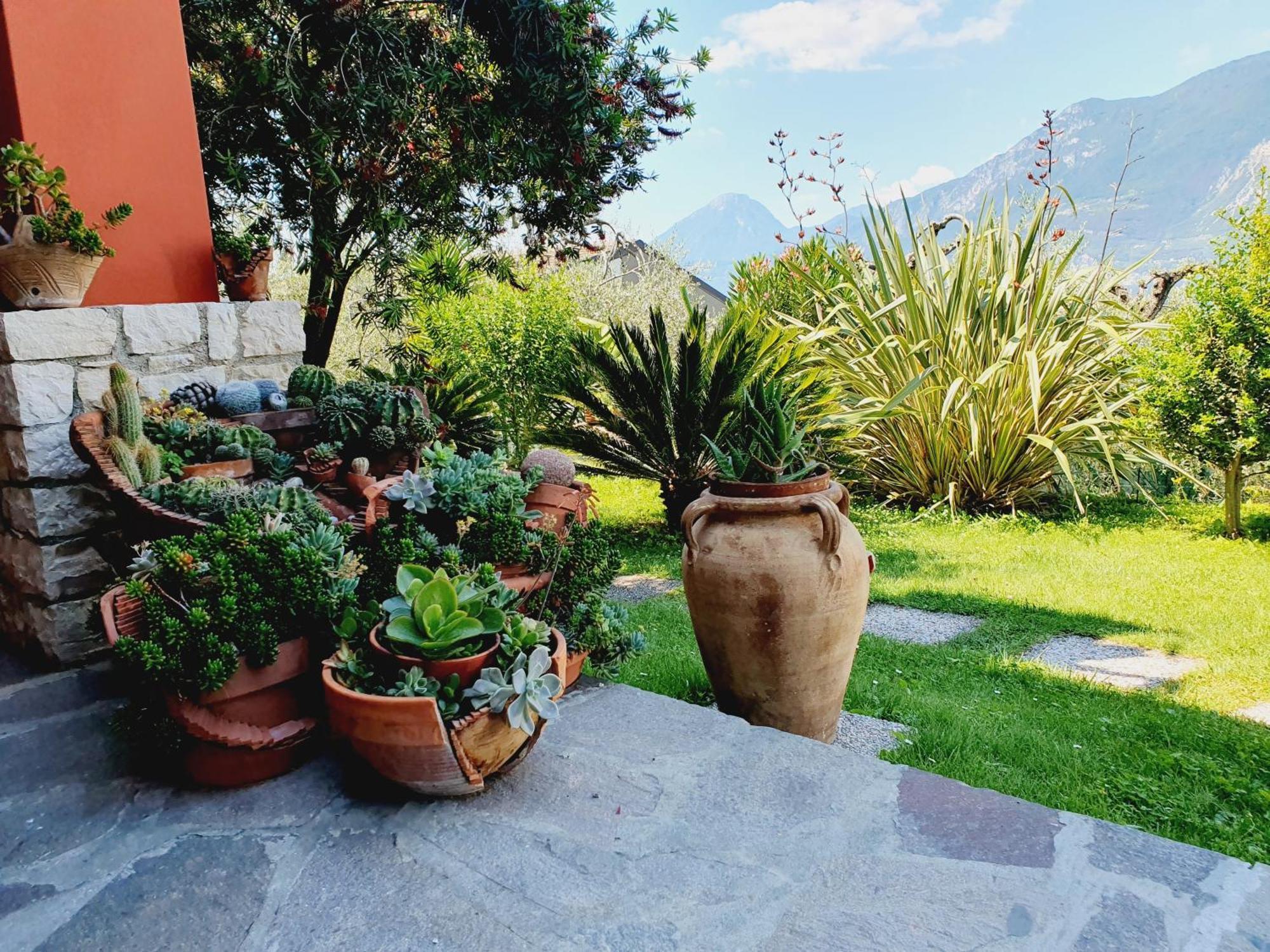 Casa Valenti Apartment Brenzone sul Garda Luaran gambar