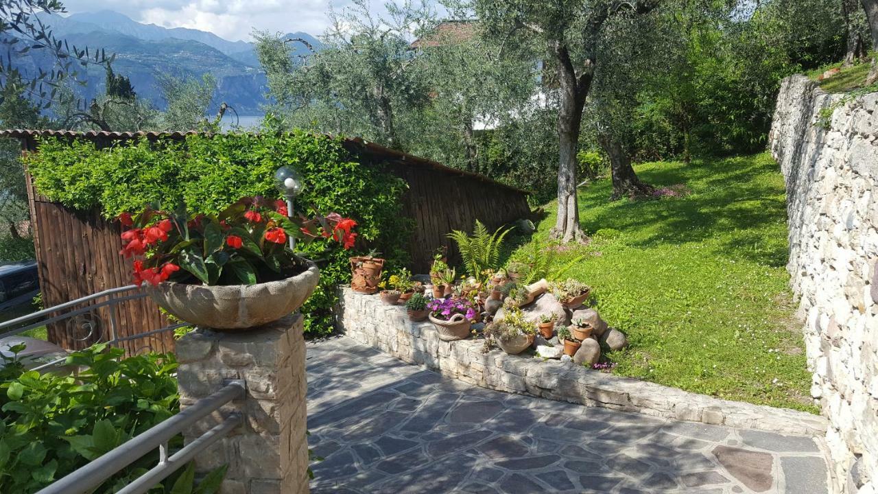 Casa Valenti Apartment Brenzone sul Garda Luaran gambar