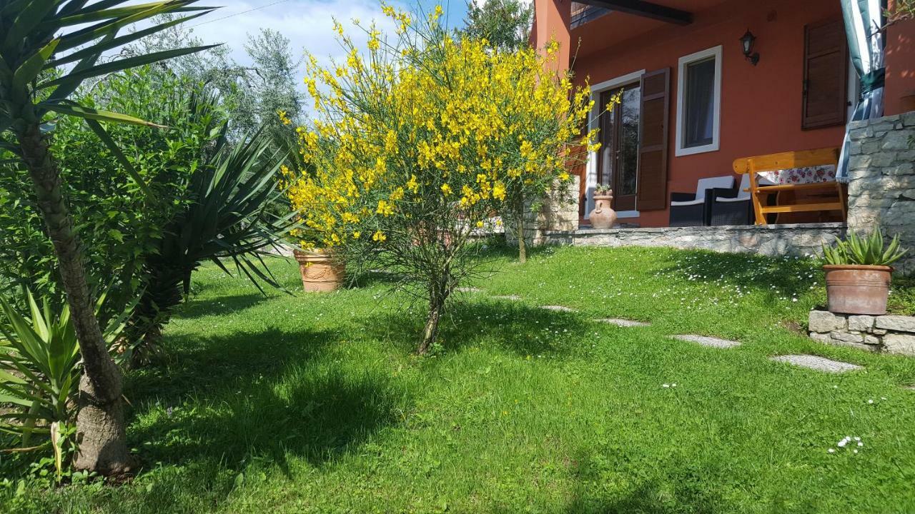 Casa Valenti Apartment Brenzone sul Garda Luaran gambar