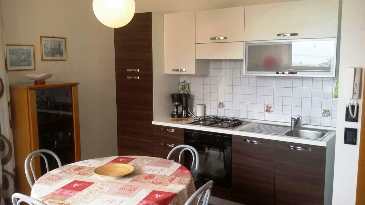 Casa Valenti Apartment Brenzone sul Garda Luaran gambar