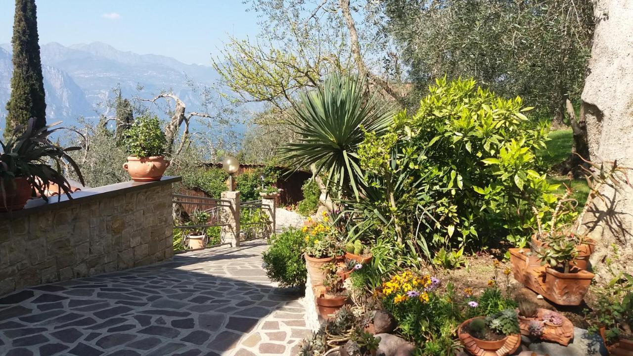 Casa Valenti Apartment Brenzone sul Garda Luaran gambar