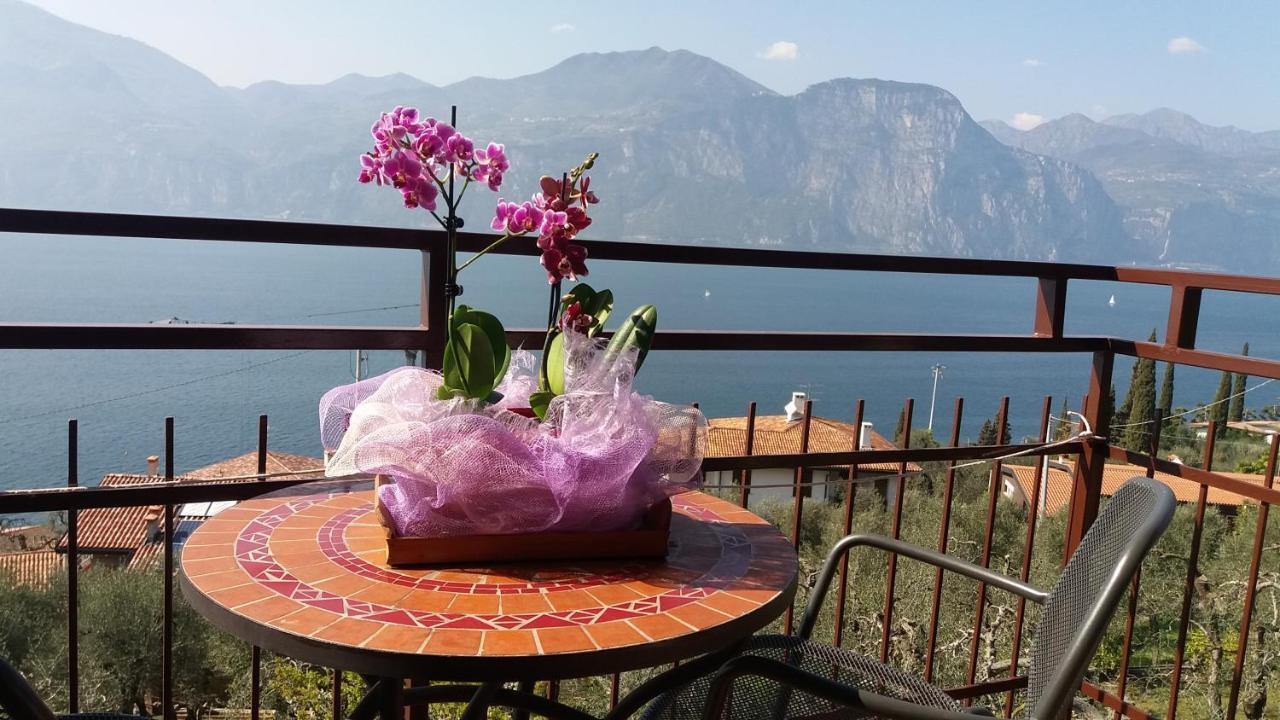 Casa Valenti Apartment Brenzone sul Garda Luaran gambar